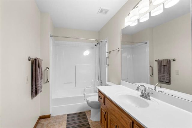 18795 Sunrise Drive, Belton, MO 64012