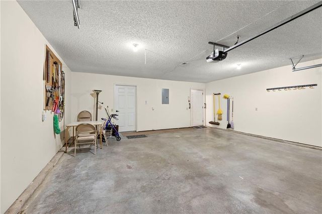 18795 Sunrise Drive, Belton, MO 64012