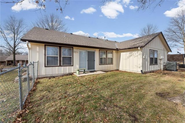 18795 Sunrise Drive, Belton, MO 64012