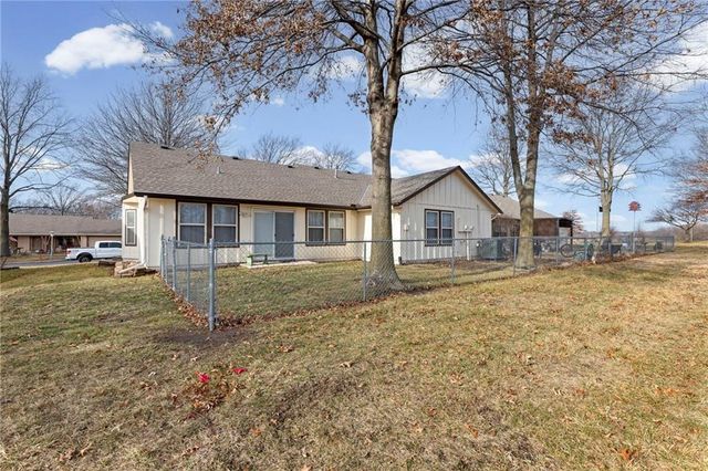18795 Sunrise Drive, Belton, MO 64012