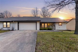 18795 Sunrise Drive, Belton, MO 64012