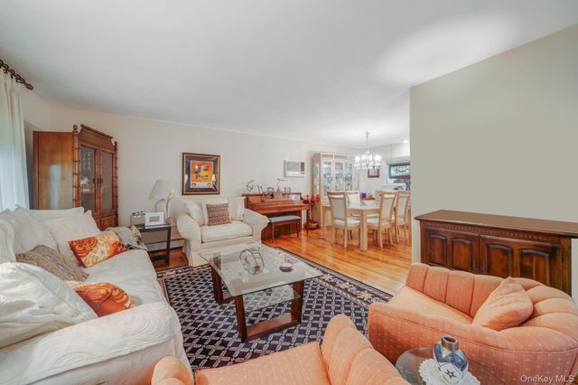 44 Mackay Drive, Hauppauge, NY 11788