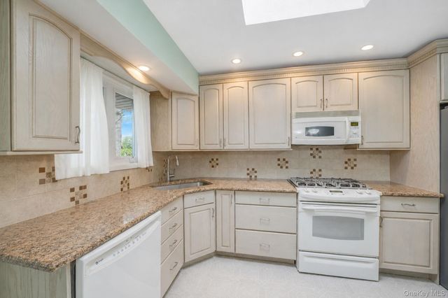 44 Mackay Drive, Hauppauge, NY 11788