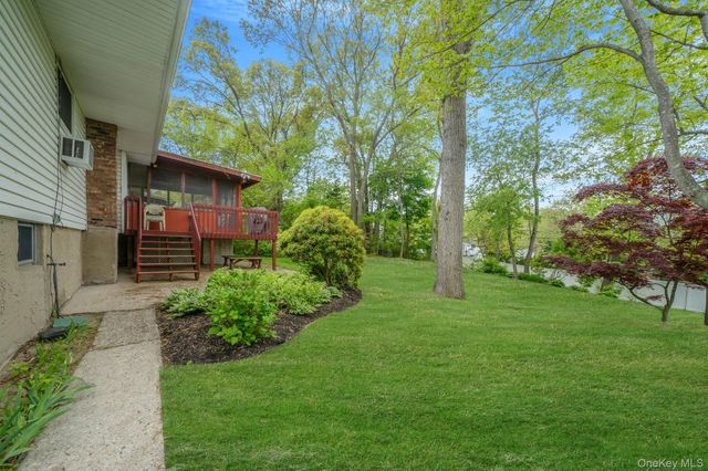 44 Mackay Drive, Hauppauge, NY 11788