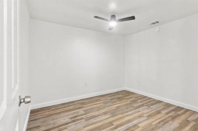 7513 Foster Drive, Lake Worth, TX 76135