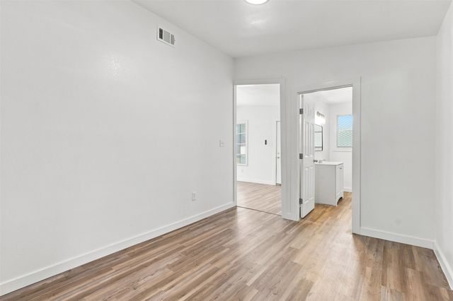 7513 Foster Drive, Lake Worth, TX 76135