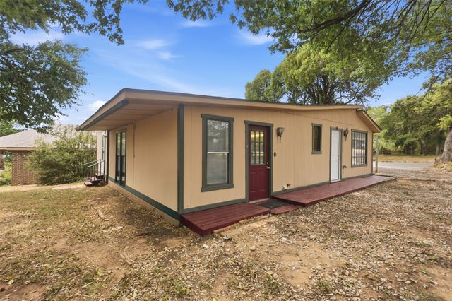 7513 Foster Drive, Lake Worth, TX 76135