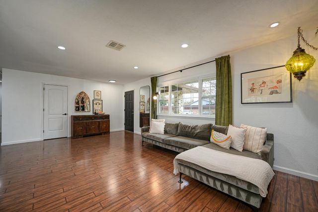 6219 Trajan Dr, Orangevale, CA 95662