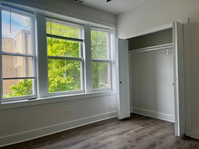 5325 N Damen Avenue 1, Chicago, IL 60625