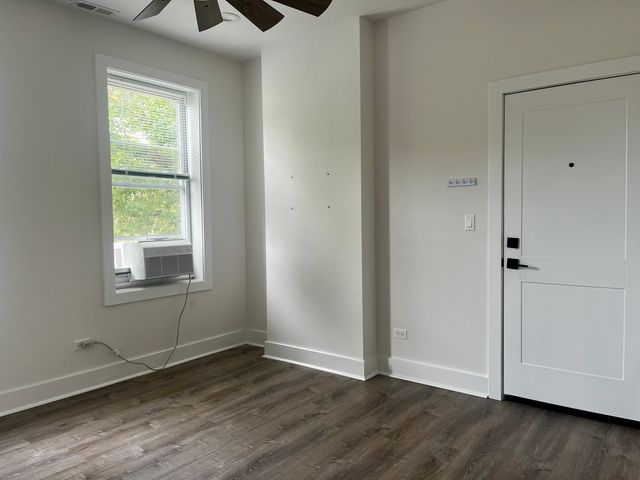 5325 N Damen Avenue 1, Chicago, IL 60625