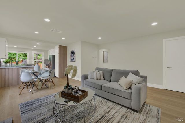 413 Violet Ct, Fairfield, CA 94533