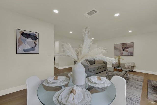 413 Violet Ct, Fairfield, CA 94533