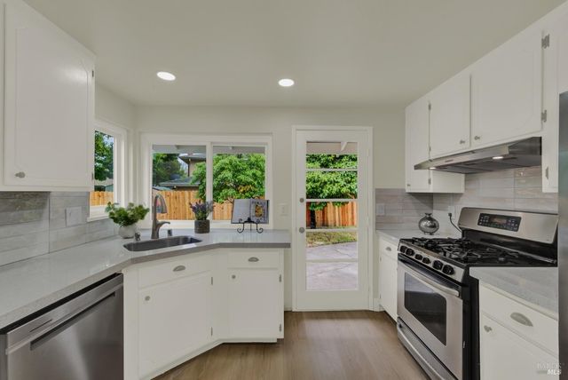 413 Violet Ct, Fairfield, CA 94533