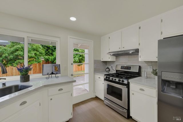 413 Violet Ct, Fairfield, CA 94533