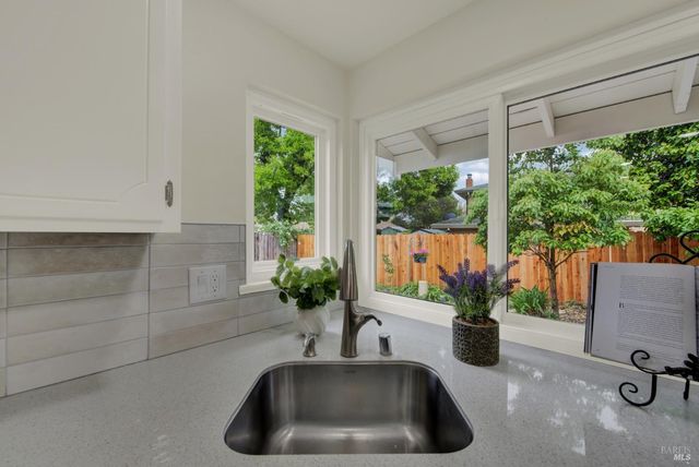 413 Violet Ct, Fairfield, CA 94533