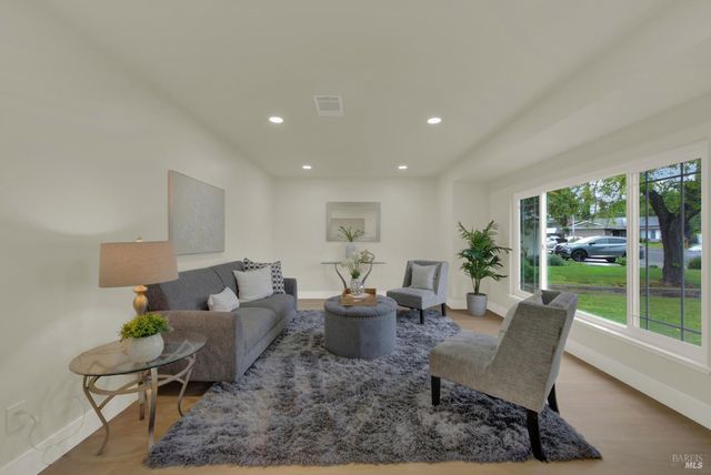 413 Violet Ct, Fairfield, CA 94533