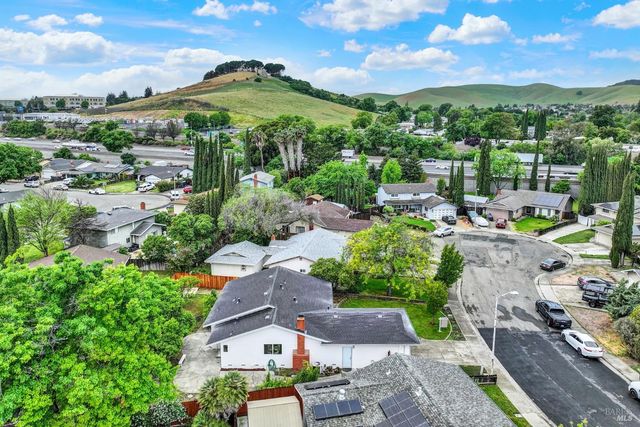 413 Violet Ct, Fairfield, CA 94533