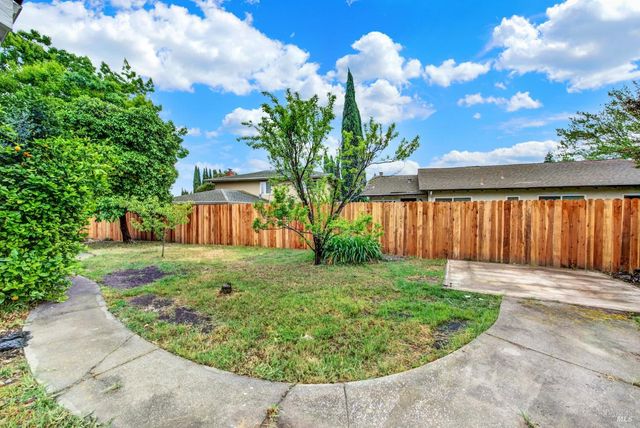 413 Violet Ct, Fairfield, CA 94533