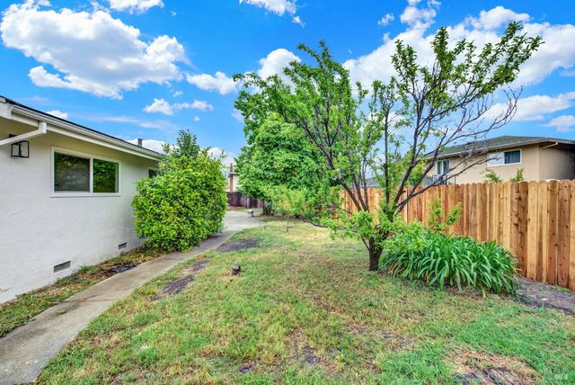 413 Violet Ct, Fairfield, CA 94533