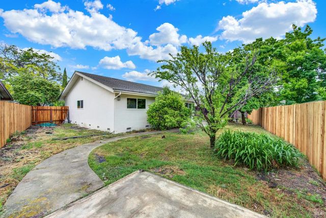 413 Violet Ct, Fairfield, CA 94533