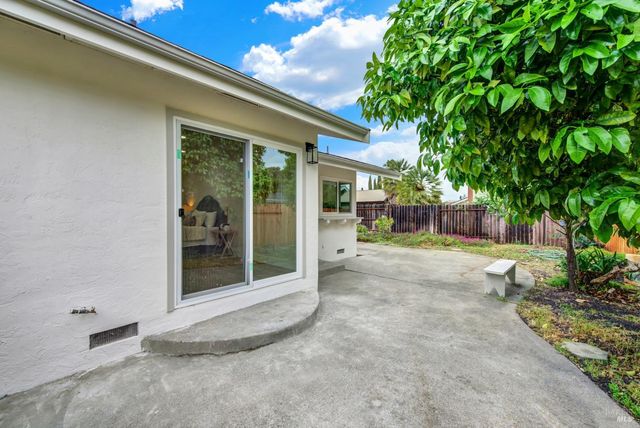 413 Violet Ct, Fairfield, CA 94533