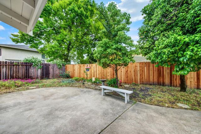 413 Violet Ct, Fairfield, CA 94533