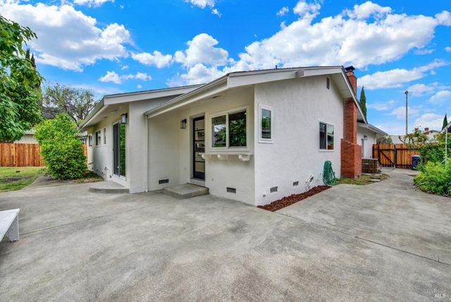 413 Violet Ct, Fairfield, CA 94533