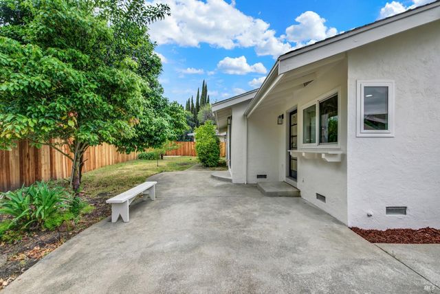 413 Violet Ct, Fairfield, CA 94533