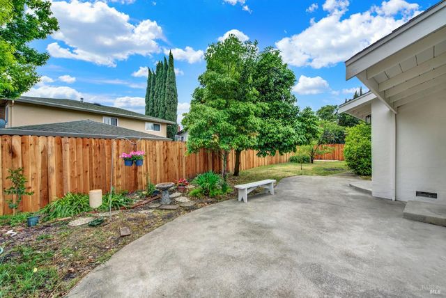 413 Violet Ct, Fairfield, CA 94533