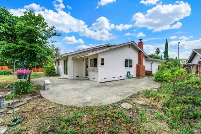 413 Violet Ct, Fairfield, CA 94533