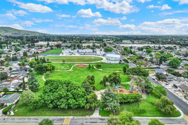 413 Violet Ct, Fairfield, CA 94533