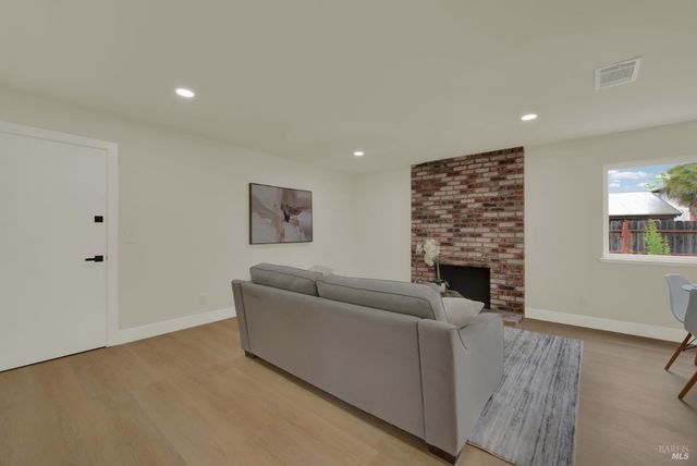 413 Violet Ct, Fairfield, CA 94533