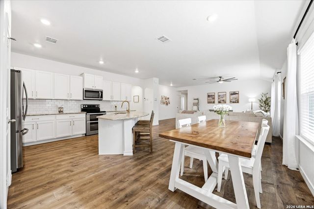 311 Great Raft, Cibolo, TX 78108