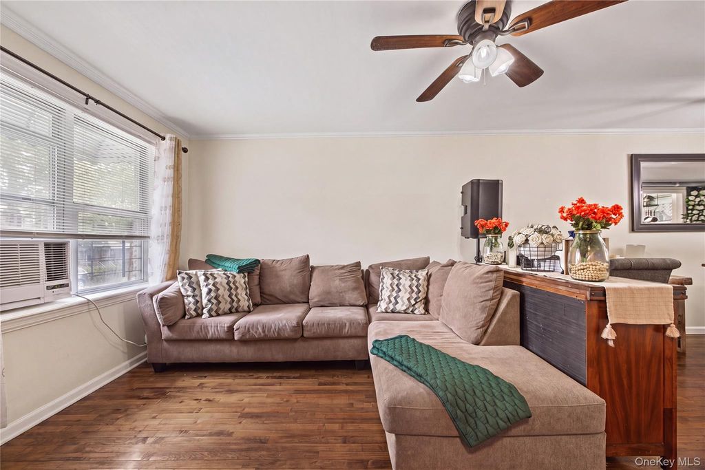 3243 Corsa Avenue, Bronx, NY 10469 — photo 4