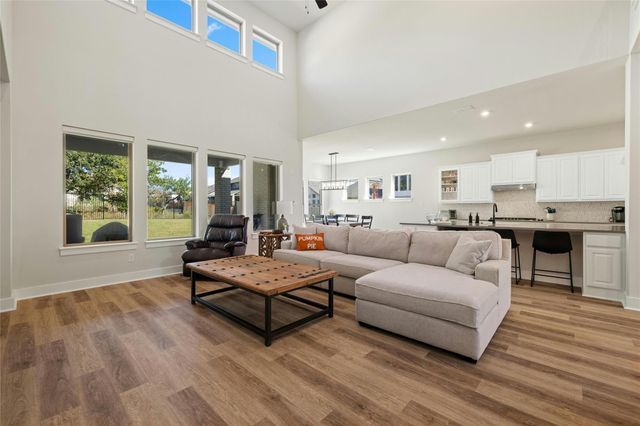 117 Peacevine LN, Liberty Hill, TX 78642