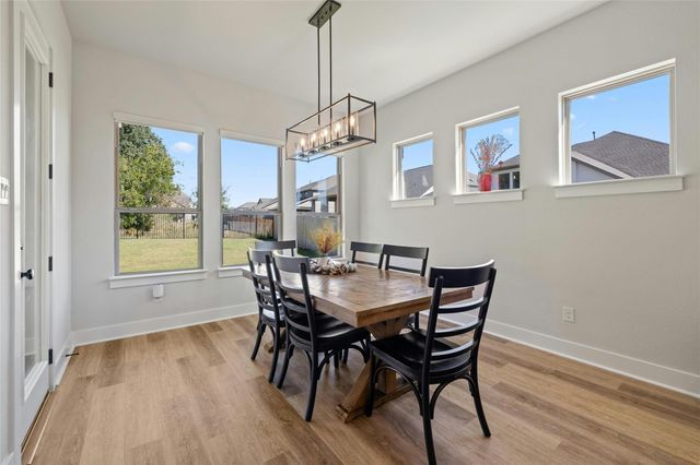 117 Peacevine LN, Liberty Hill, TX 78642