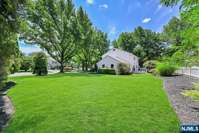 5 Skie Drive, Paramus, NJ 07652