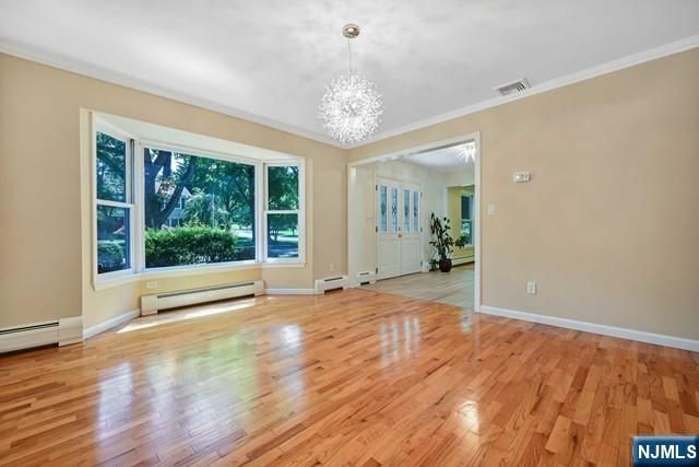5 Skie Drive, Paramus, NJ 07652