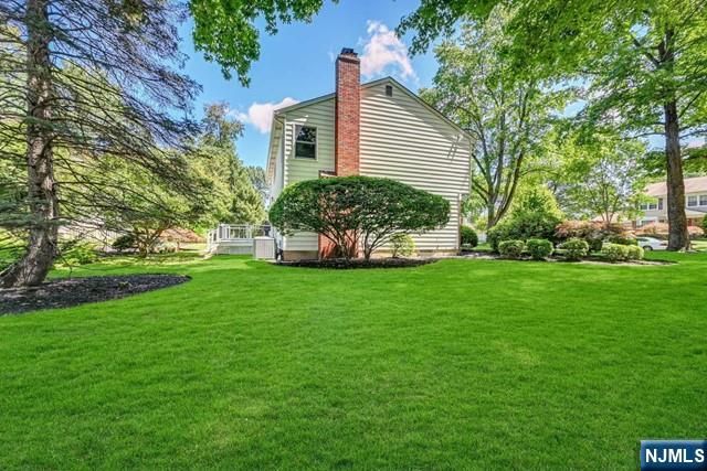 5 Skie Drive, Paramus, NJ 07652