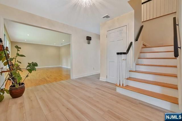 5 Skie Drive, Paramus, NJ 07652