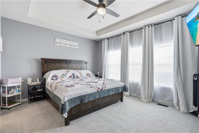 16906 Tucker Court, Basehor, KS 66007