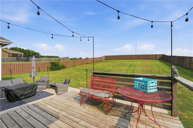16906 Tucker Court, Basehor, KS 66007