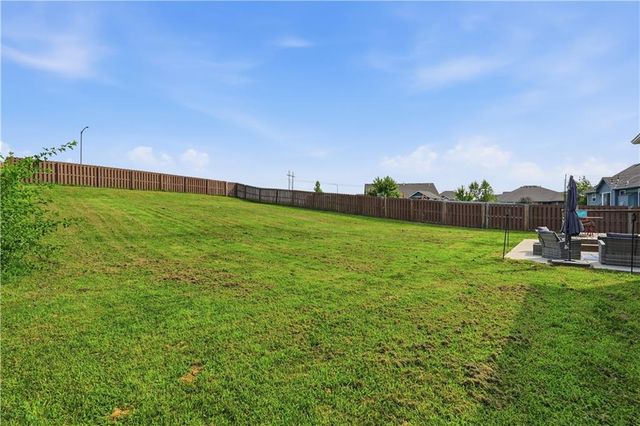 16906 Tucker Court, Basehor, KS 66007
