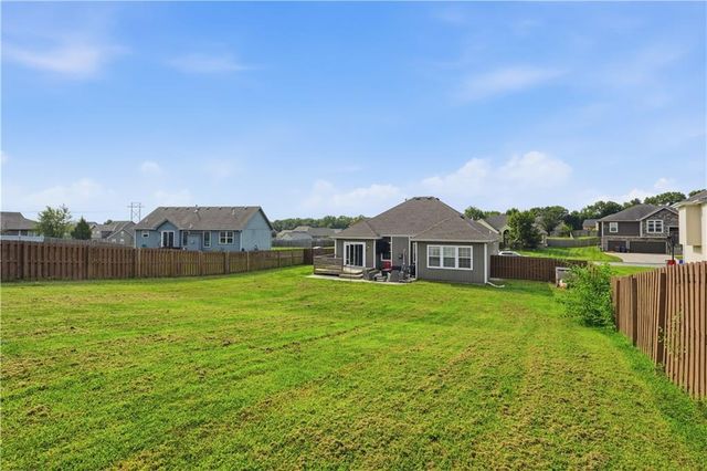 16906 Tucker Court, Basehor, KS 66007