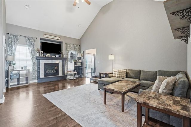 16906 Tucker Court, Basehor, KS 66007
