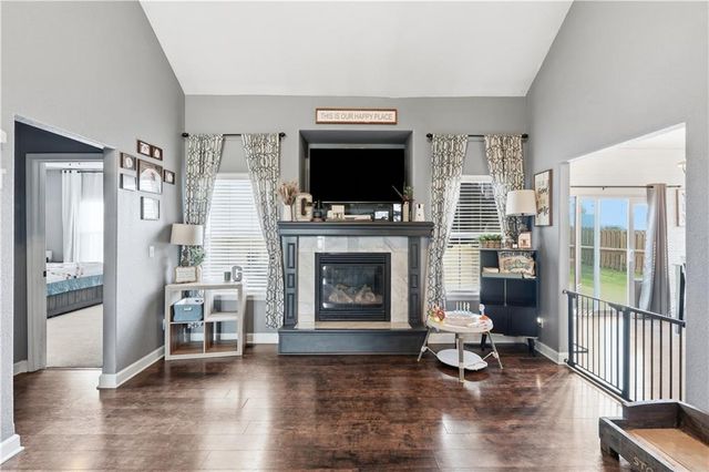 16906 Tucker Court, Basehor, KS 66007