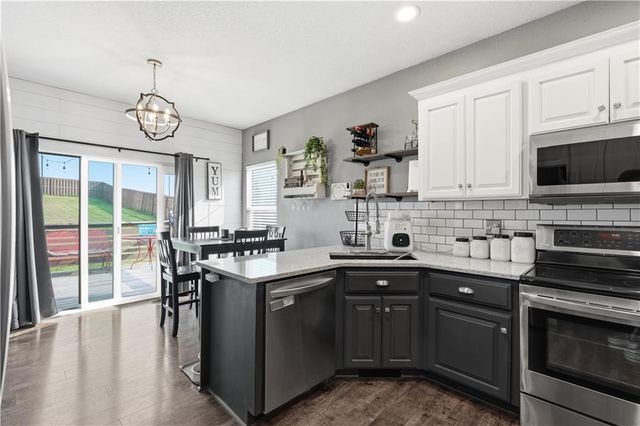 16906 Tucker Court, Basehor, KS 66007