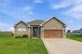 16906 Tucker Court, Basehor, KS 66007