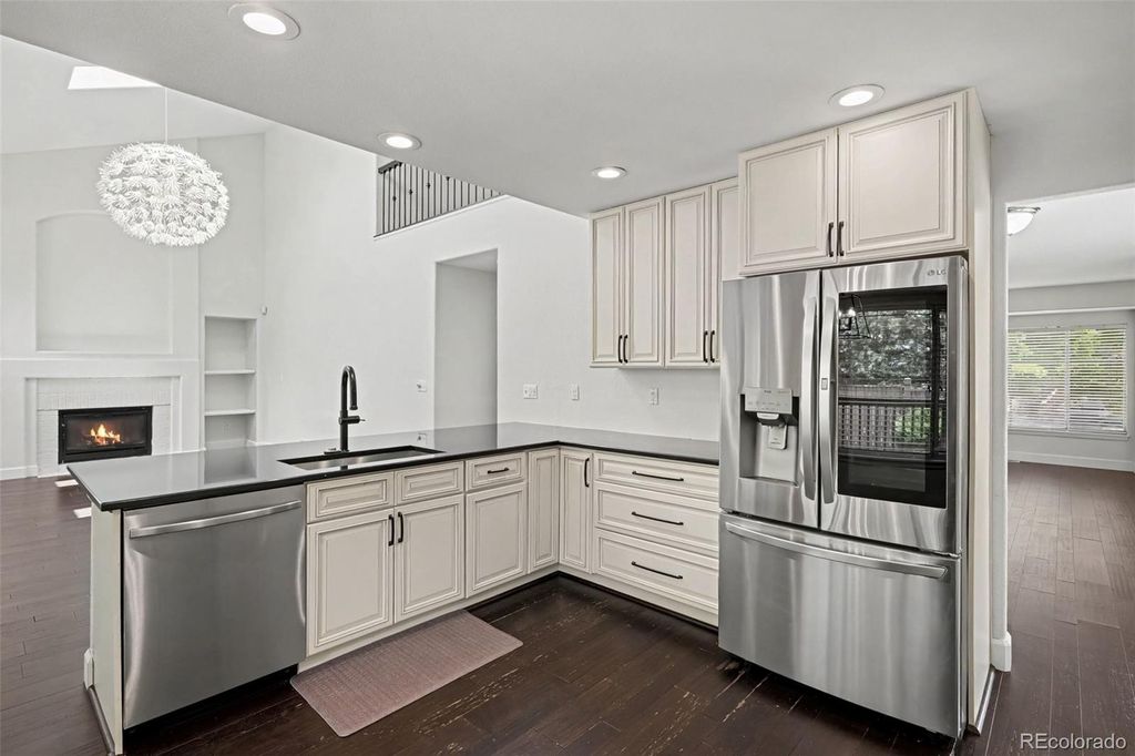 Image 11 of property listing at 5703 S Hannibal Way, Centennial, CO 80015