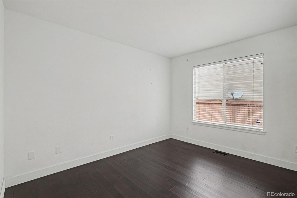 Image 15 of property listing at 5703 S Hannibal Way, Centennial, CO 80015
